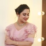 Miya George Instagram - 🌸 👗 @labelmdesigners Styling @sabarinathk_ Jewelry @meralda.jewels Makeup @avinash_s_chetia 📸 @pranavraaaj