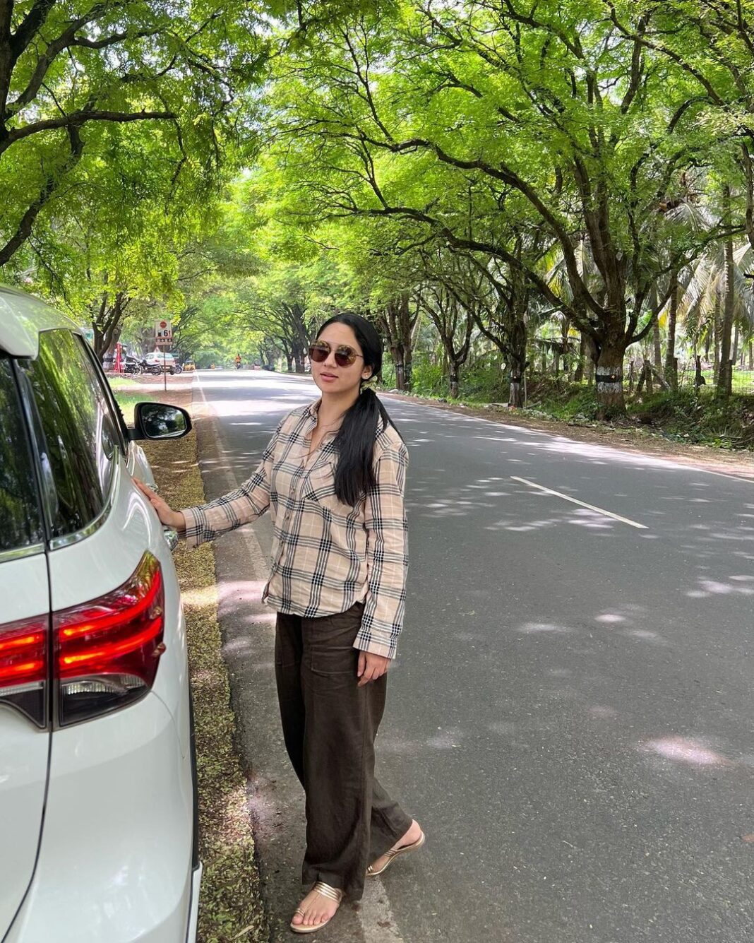 Miya George Instagram - Wear ur comfort costumes nd go wherever u want.. Sure it will be a comfortable one 📸 my travel partner @ashphilipo