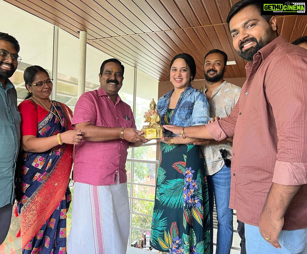 Miya George Instagram - Associating with @raw_andtrue as their Brand Ambassador is nothing less than an achievement. The team Raw & true is a genuine team nd their motto is to bring quality products. Gud luck to Muralidharan sir nd his fmly. Yet another work with the busiest adfilm maker @gopzme is absolute pleasure..Thank u for the opportunity. Can'twait to show what we have in stock for u all π₯°π€