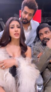 Mouni Roy Instagram - #JustForFun 🕺🏿 Customary reel on #Did shoot day 🥳 @imouniroy @ijaybhanushali