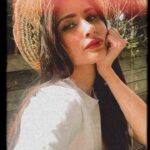 Mouni Roy Instagram - Snacking on some sun with the Mr🤍