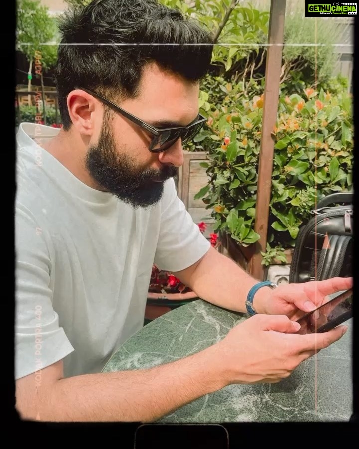 Mouni Roy Instagram - Snacking on some sun with the Mr🤍