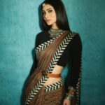 Mouni Roy Instagram - The vine of tradition…. 🖤 #ASareeGirlForever