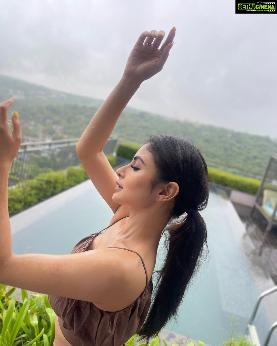 Mouni Roy Instagram - Catching raindrops ….🌧 In @_anuki.n