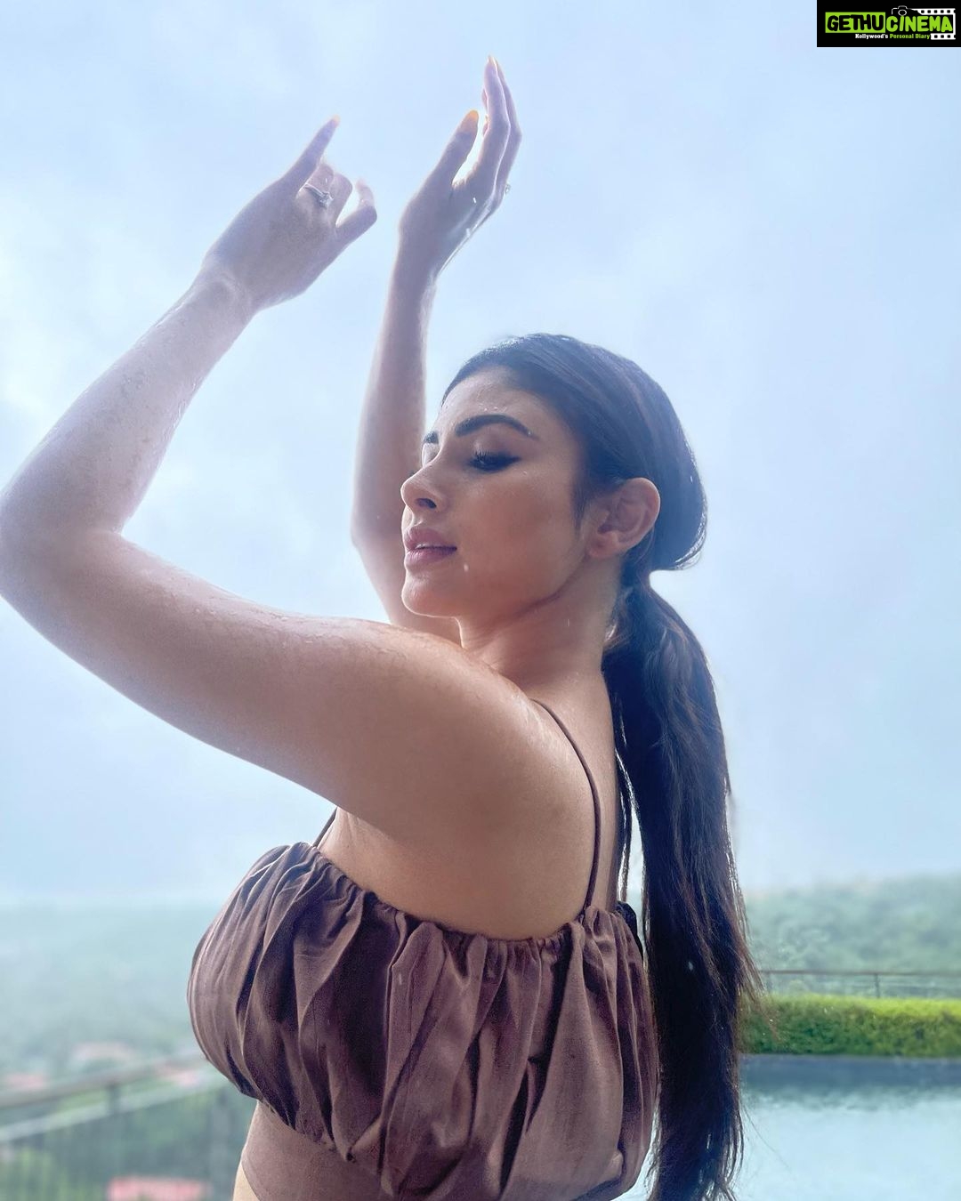 Mouni Roy Instagram - Catching raindrops ….🌧 In @_anuki.n