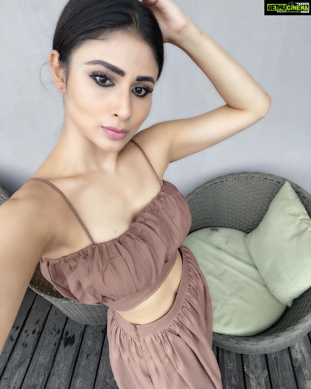 Mouni Roy Instagram - Catching raindrops ….🌧 In @_anuki.n