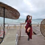 Mouni Roy Instagram - In love….. 🎵 🌊