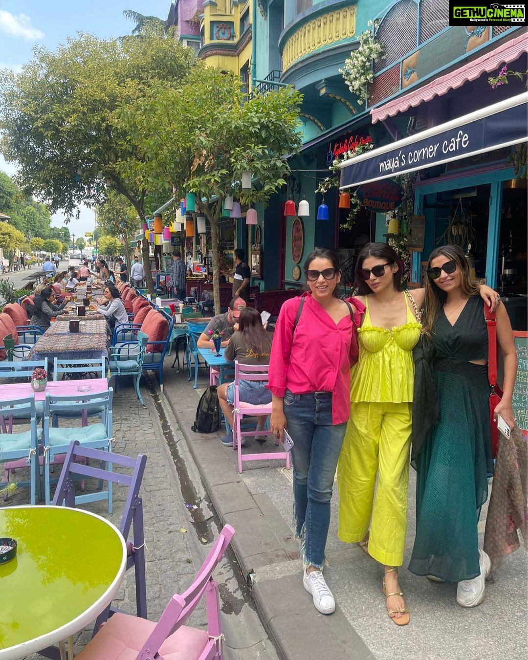 Mouni Roy Instagram - Some go to shrinks, others to poetry, me to ‘em! Istanbul, Turkey