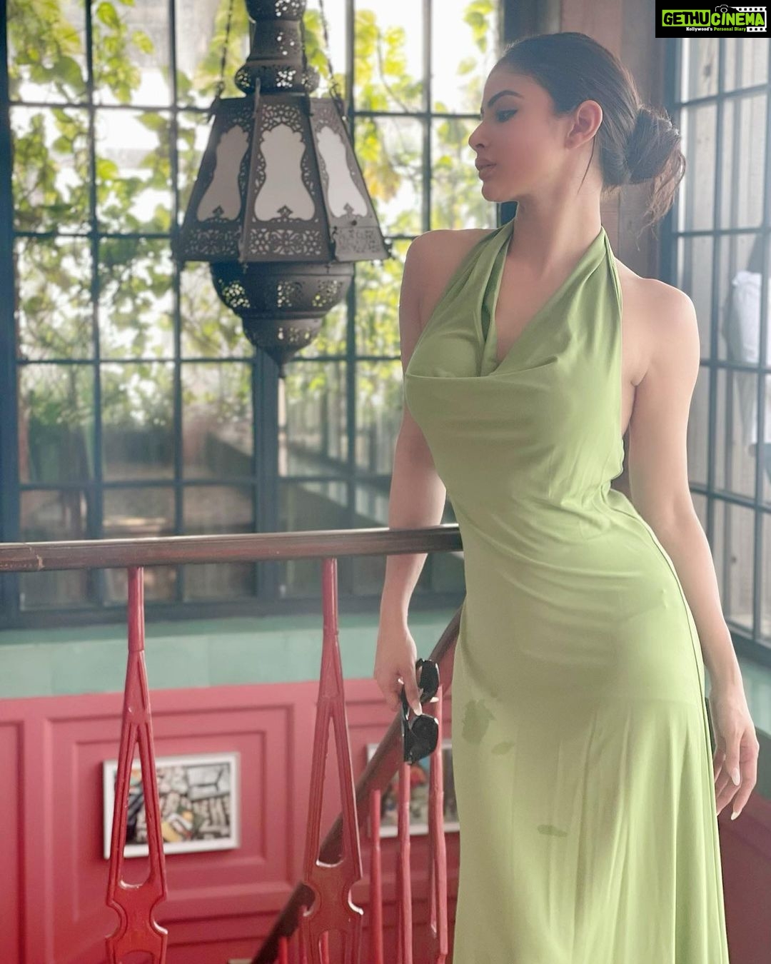 Mouni Roy Instagram - Boy, look at you,looking at me.