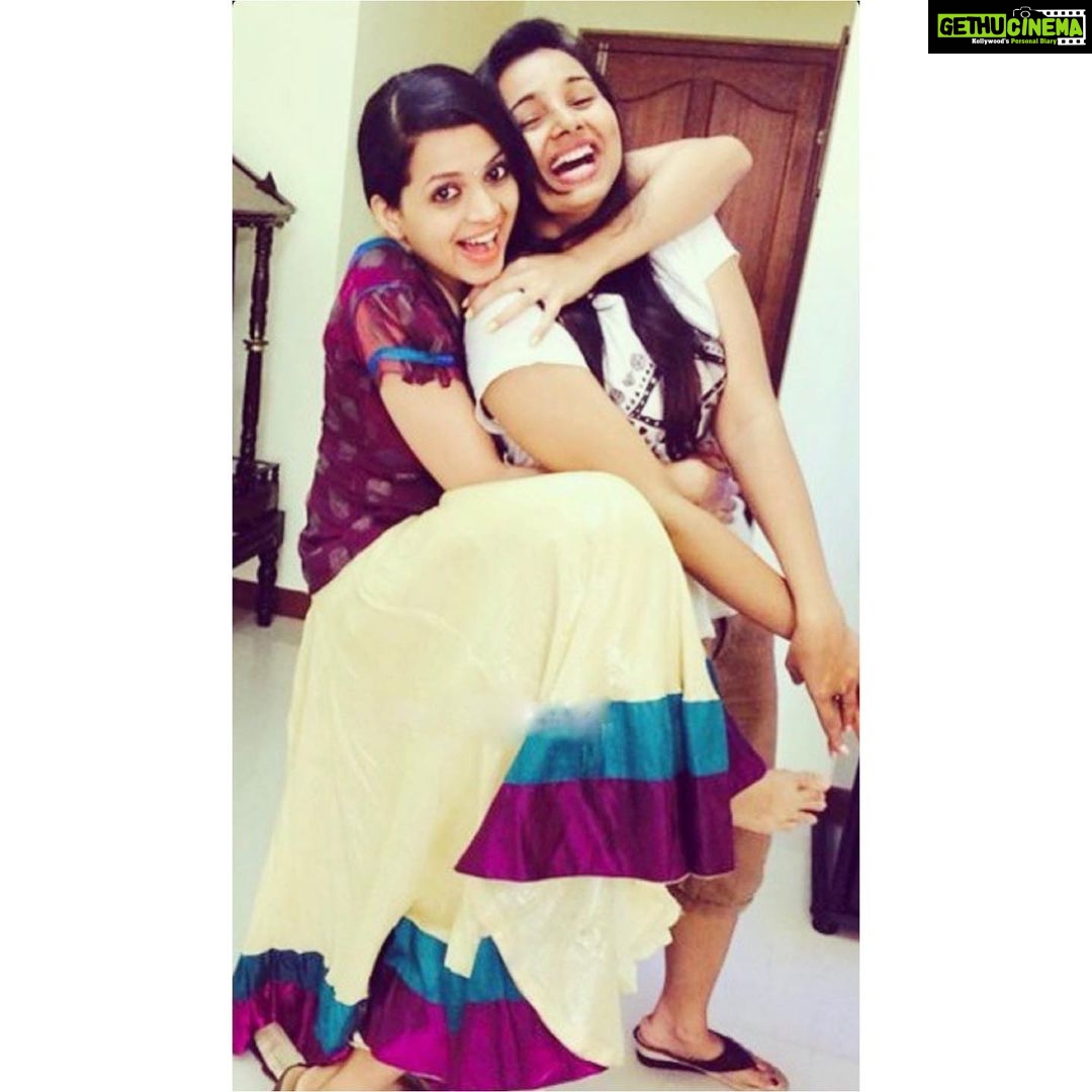 Mrudula Murali Instagram - Sorry kaalayile unna paarattaradhukku enakk moodee varalaโฆ๐๐ So just an appreciation post for being born my sister Monkey! #happybirthdaybhavchi ๐