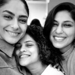 Mrunal Thakur Instagram - It’s was a beautiful journey thank you team #gumraah for all the love 💕🌻 Ll miss you guys #gratitude #gumraah #love