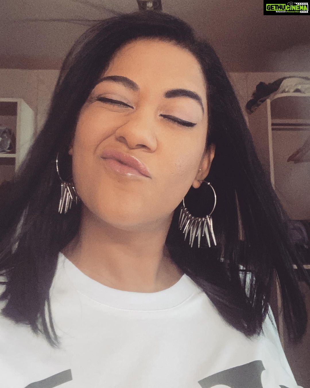 Mumaith Khan Instagram - Sometimes people are shocked by what I do, but I'm not trying to be liked, I speak my mind and I don't care what people think. I truly do not compromise on who I am.-Nuno Roque๐. #acceptance #awesome #believeinyourself #respectyourself #care #dreams #encouragement #faith #grace #glitter #smile #stronger #peace #positivity #innerpeace #workhard #appreciation #selfesteem #selfrespect #motivation #wiser #wisdom #happiness #love #life ๐๐ธ๐