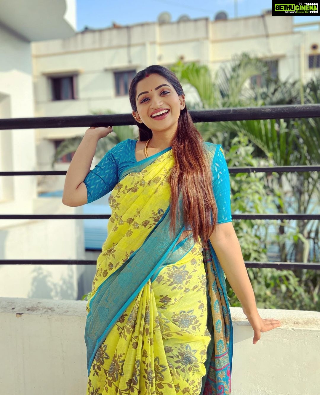 Nakshathra Nagesh Instagram - #beingsaraswathy wearing @aatwos 🥳 #tamizhumsaraswathiyum #instahappy #sareelove