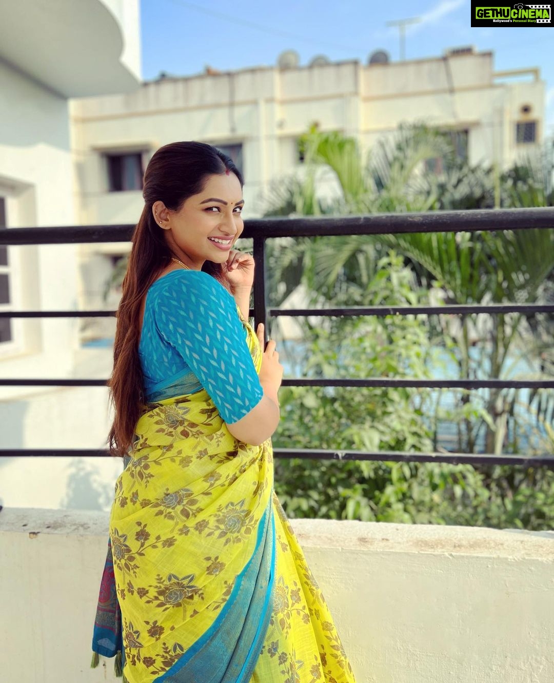 Nakshathra Nagesh Instagram - #beingsaraswathy wearing @aatwos 🥳 #tamizhumsaraswathiyum #instahappy #sareelove
