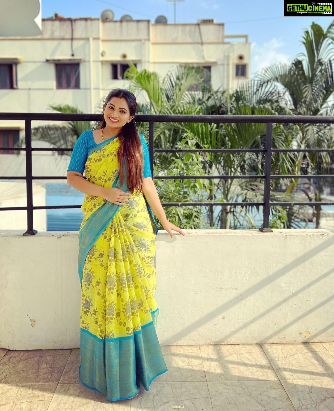 Nakshathra Nagesh Instagram - #beingsaraswathy wearing @aatwos 🥳 #tamizhumsaraswathiyum #instahappy #sareelove