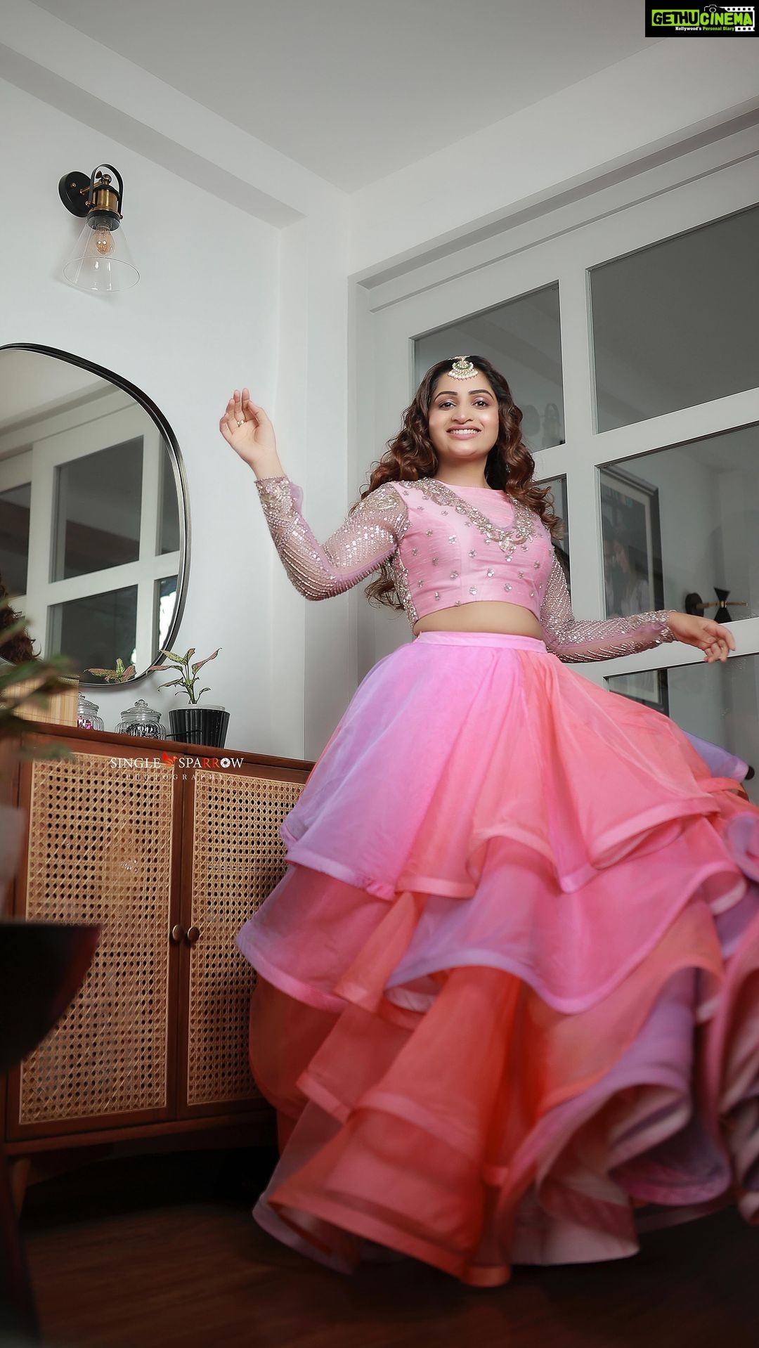 Nakshathra Nagesh Instagram - Loosen your Curls to show up the Strong Look💟💖 . Prettiest @nakshathra.nagesh . . Mua @makeup_by_kez Hair @durga_hair_stylist Outfit @studio149 Cam @single_sparrow_photography . . #bridesofdv #tamilmashup #model #transformation #mashup #fyp #trendingreels #loveforlife #funnyvideos #happylife #kalyanam #trendingvideos #getready #chennaiworkshop #chennai #hairstyleworkshop #chennaiartist #hairstylistlife #learnhairstyles #snehithane #trendingoutfits #trendingreels #bhfyp #fyp #goodvibes #party #couplefun