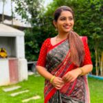 Nakshathra Nagesh Instagram – @srinivi_collectionz ❤️
@abarnasundarramanclothing ❤️
#beingsaraswathy #tamizhumsaraswathiyum