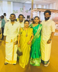 Nakshathra Nagesh Instagram - #weddingmorning with family! #venkatoncloudNayan