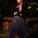 Nakshathra Nagesh Instagram - How can @studio149 not be a part of my wedding festivities?! The worlds most perfect and appropriate Sangeeth outfit 🙌🏼🙌🏼 no discomfort of a cancan, but all the fabric that they’ve used gives the most beautiful flare. The Colour combination makes you stand out just the way you want to at your wedding and the blouse is designed so perfectly, you don’t need a dupatta! Love love love only to this team always and I am so happy this finally happened!! @studio149 #dreamsangeeth #NakshufoundherRagha #throwback @haran_official_ @eventjunctionofficialpage @chella_hair_makeup @mani_stylist_ @profile_makeover