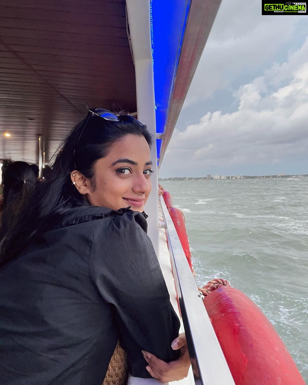 Namitha Pramod Instagram - Pretty eyes and blue skies ⛅️ Arabian Sea