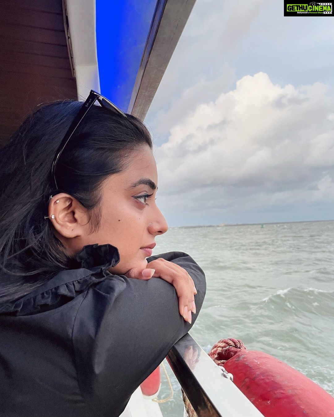 Namitha Pramod Instagram - Pretty eyes and blue skies ⛅️ Arabian Sea