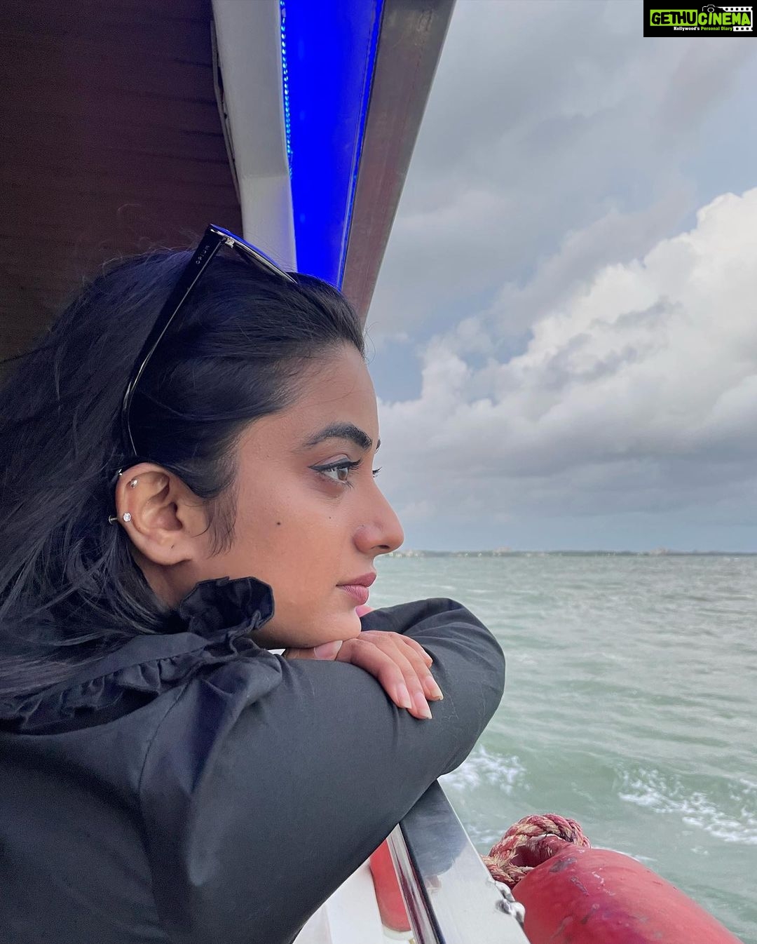 Namitha Pramod Instagram - Pretty eyes and blue skies ⛅️ Arabian Sea