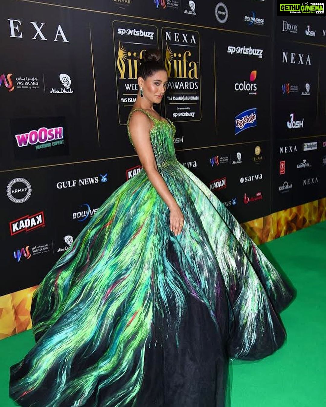 Nargis Fakhir Instagram - Such an incredible night full of amazing performances by great artists & such a great vibe in Abu Dhabi for IIFA. Congratulations to all the nominees and the winners ๐ฅ ๐ ๐ฌ๐ ๐ฎ๐ณ #IIFA #IIFA2022 . . . . #mylook #myteam #abudhabi Stylist @alliaalrufai Dress @michael5inco Jewelry @bilarabi Manager @mahakb_vijaivargia #thankyou . . . . . . . . . . #love #life #bollywood #hollywood #actress #entertainment #beautifuldresses #gowns #beauty Abu Dhabi, United Arab Emirates