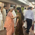 Navaneet Kaur Instagram - आदिवासी समाज कार्यकता और एक महिला *श्रीमती द्रौपदी मुर्मू,* जो आज *राष्ट्रपती पद* कि *उम्मीदवार* हें जिनोने अपनी *नामांकन अर्जी दाखल कि* उस *अर्जीपर मैन अपने हस्ताक्षर किए* उस समय वाहपर देशके *पंतप्रधान माननीय श्री नरेंद्र मोदीजी, गृहमंत्री श्री अमित शहाजी, उत्तर प्रदेश के मुख्यमंत्री योगी आदित्यनाथजी, मुख्यमंत्री मध्य प्रदेश श्री शिवराज सिंह चौहान, संसदिय कार्य मंत्री श्री प्रल्हाद जोशी, वित्तमंत्री श्रीमती निर्मला सीतारामन, कृषी मंत्री श्री नरेंद्र सिंग तोमर, स्वास्थ मंत्री श्री मनसूख मांडवीय, पर्यावरण राज्य मंत्री श्री अश्विनी कुमार चौबे, सांसद श्री सी आर पाटील, सांसद श्रीमती रामादेवी, आदी मंत्री गण और सांसद उपस्थित थे* साथ ही आज एक आदिवासी महिला को राष्ट्रपती पद कि उम्मीदवार बनाकर देश के पंतप्रधान श्री नरेंद्र मोदीजी ने दिखाया हें कि वो हमेशा पिछड़े वर्ग के साथ हें उसके लिए मैं पंतप्रधानजी का दिलसे धन्यवाद और अभिनंदन करती हूं। उसी तरहसे काँग्रेस पक्ष अध्यक्षा श्रीमती सोनिया गांधी और पश्चिम बंगाल कि मुख्यमंत्री श्रीमती ममता बॅनर्जी इन्हें विनंती करती हूं कि एक महिला जो आदिवासी समाज से हें उसे राष्ट्रपती पद कि उम्मीदवार बनाया गया हें उसे देखते और आप भी एक महिला होणे के नाते एक महिला को अपना समर्थन दे।
