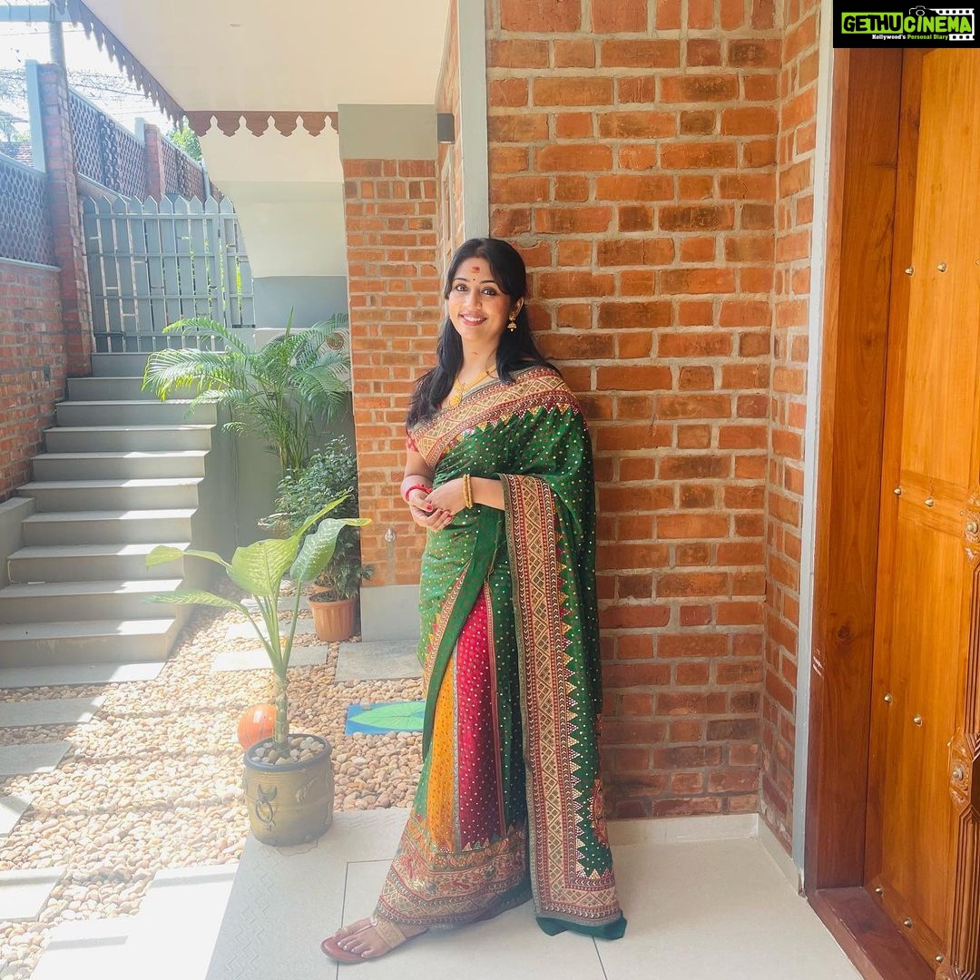 Navya Nair Instagram - Nobody is superior , nobody is inferior , nobody is equal either , people are simply unique , incomparable .. YOU ARE YOU AND I AM I .. #peace #love #happiness NN ❤️