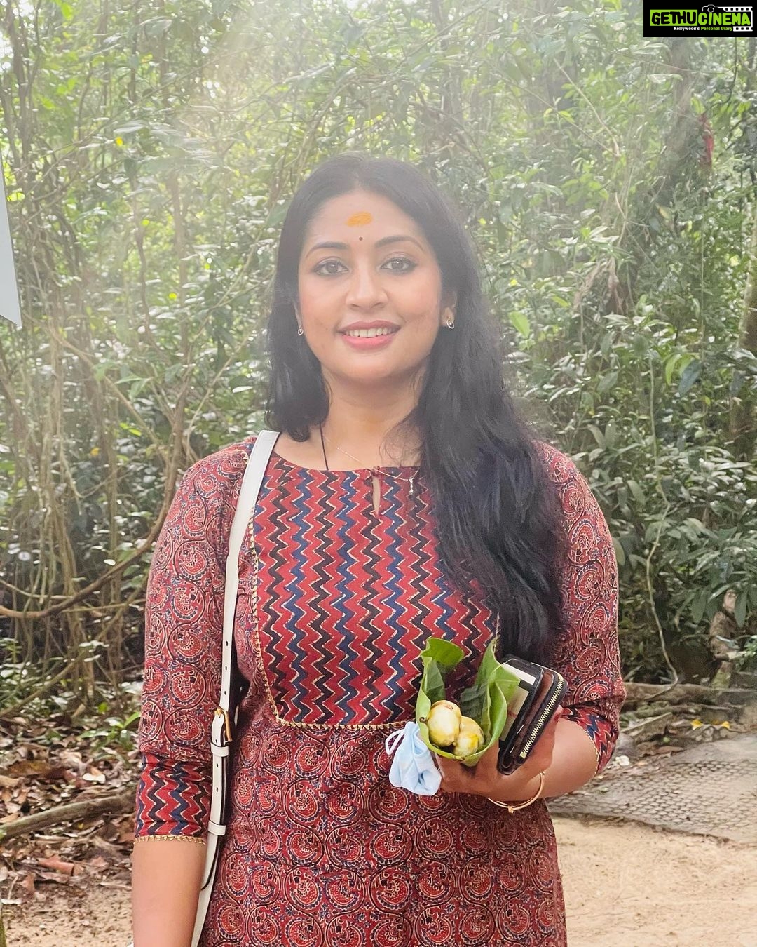 Navya Nair Instagram - Love is not an emotion its your very existence … ❤️❤️❤️
