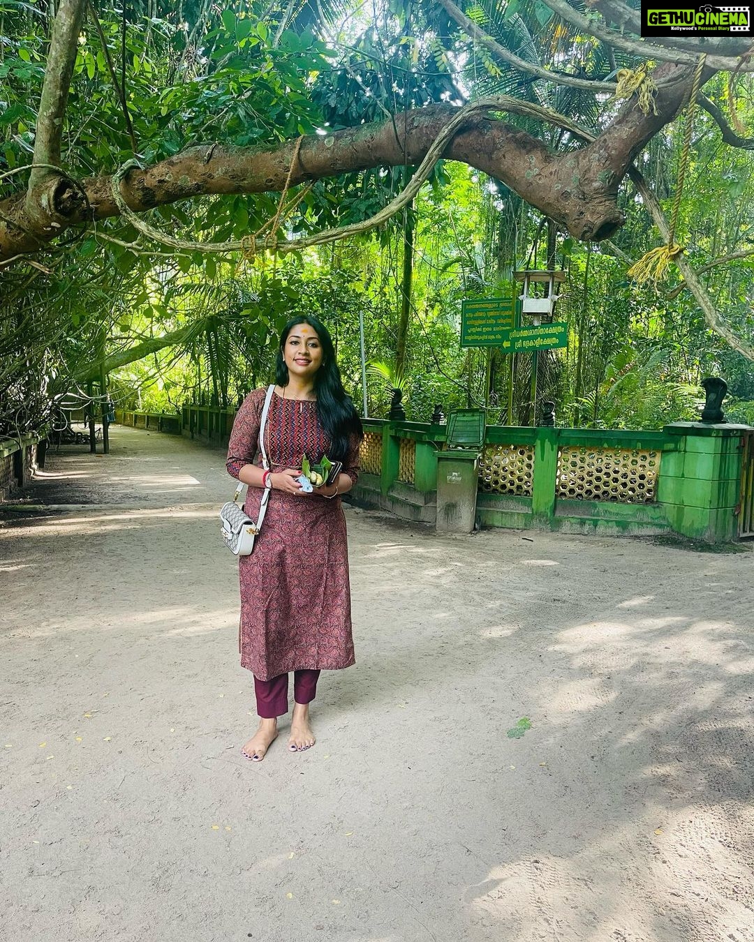 Navya Nair Instagram - Love is not an emotion its your very existence … ❤️❤️❤️