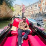 Nawazuddin Siddiqui Instagram - वर्सोवा से मढ़ जाते हुए और नाव का लुत्फ़ उठाते हुए । #venice #gondola #madhjetty #mumbai