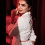 Nazriya Nazim Instagram - 💋 Ante ….. Styled by - @neeraja.kona Asst by - @manogna_gollapudi 👗- @shahinmannan 💇🏻‍♀️- @tanujabhatt50 📸- @adrin_sequeira