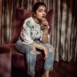 Nazriya Nazim Instagram – Ante ………🤍
Aha Sundara ……. 

Styled by – @neeraja.kona 
Asst by – @manogna_gollapudi 
 👗- @_huemn @hm 
💎- @misho_designs 
💇🏻‍♀️- @tanujabhatt50 
📸- @adrin_sequeira