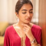 Nazriya Nazim Instagram – Ante ….♥️
Adade Sundara trailer launch.
#june10 

Styled by – @pallavi_85 
  @openhousestudio.in 
Asst by – @manognaavunoori 
👗- @korvaiindia
💇🏻‍♀️- @tanujabhatt50 
📸- @arunprasath_photography