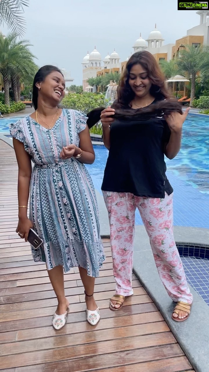 Neelima Rani Instagram - A small interaction with this sweet girl @nivedha_sivalingam 🤍🤗 thanks for accepting my request sportively..she soaks her hair in coconut oil once in a week for 7 to 8hrs and washes with neem and hibiscus paste! Ta daaaa! That’s how her looks with such maintenance! To all the hair lovers! Here is a tip from her!