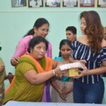 Neetu Chandra Instagram - “It’s not how much we give but how much love we put into giving” Do you all agree? If yes Do let me know in the comment section and do not forget to click on the link in my bio #giftforacause #donate #donationdrive #donation #contributeforchild #ngoindia #ngo