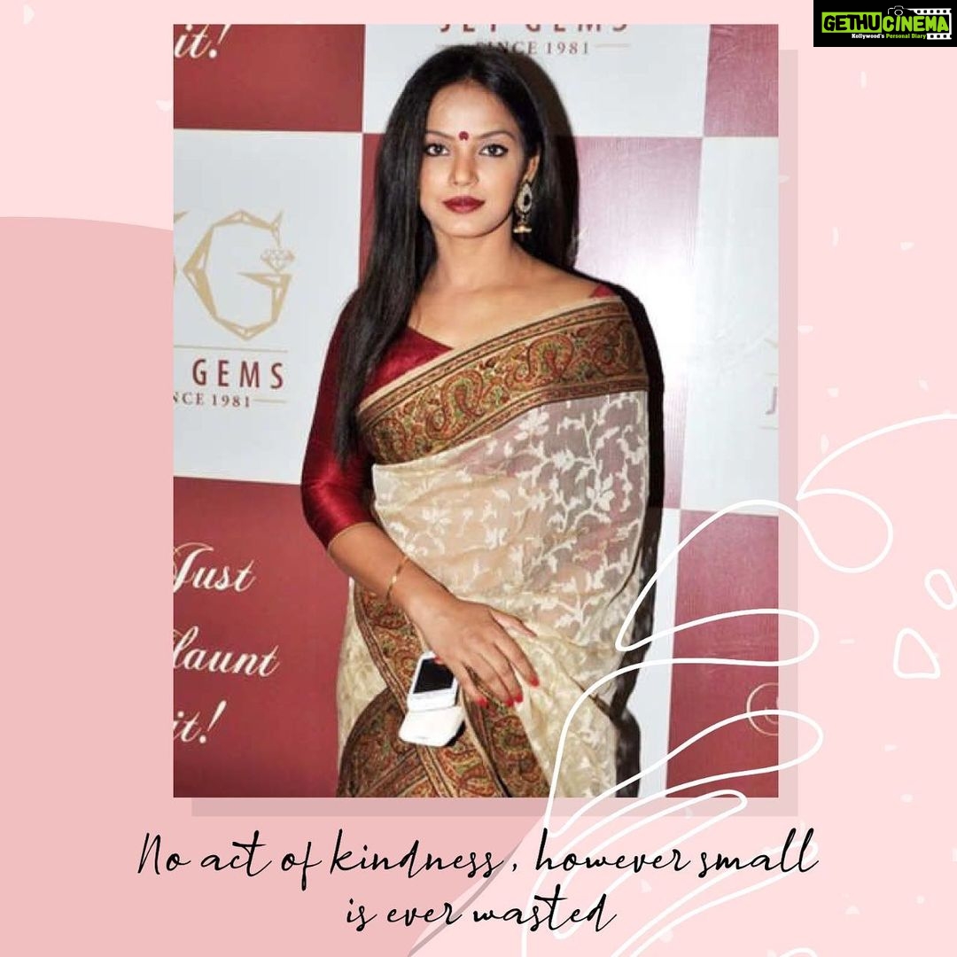 Neetu Chandra Instagram - The value of money isn’t what it can buy but how many it can help …. . . Support my thought and donate the needy #giftforacause . . #donate #donatelife #donationdrive #donationsappreciated #contribution #contribute #saree #sareelove #donateonmybirthday
