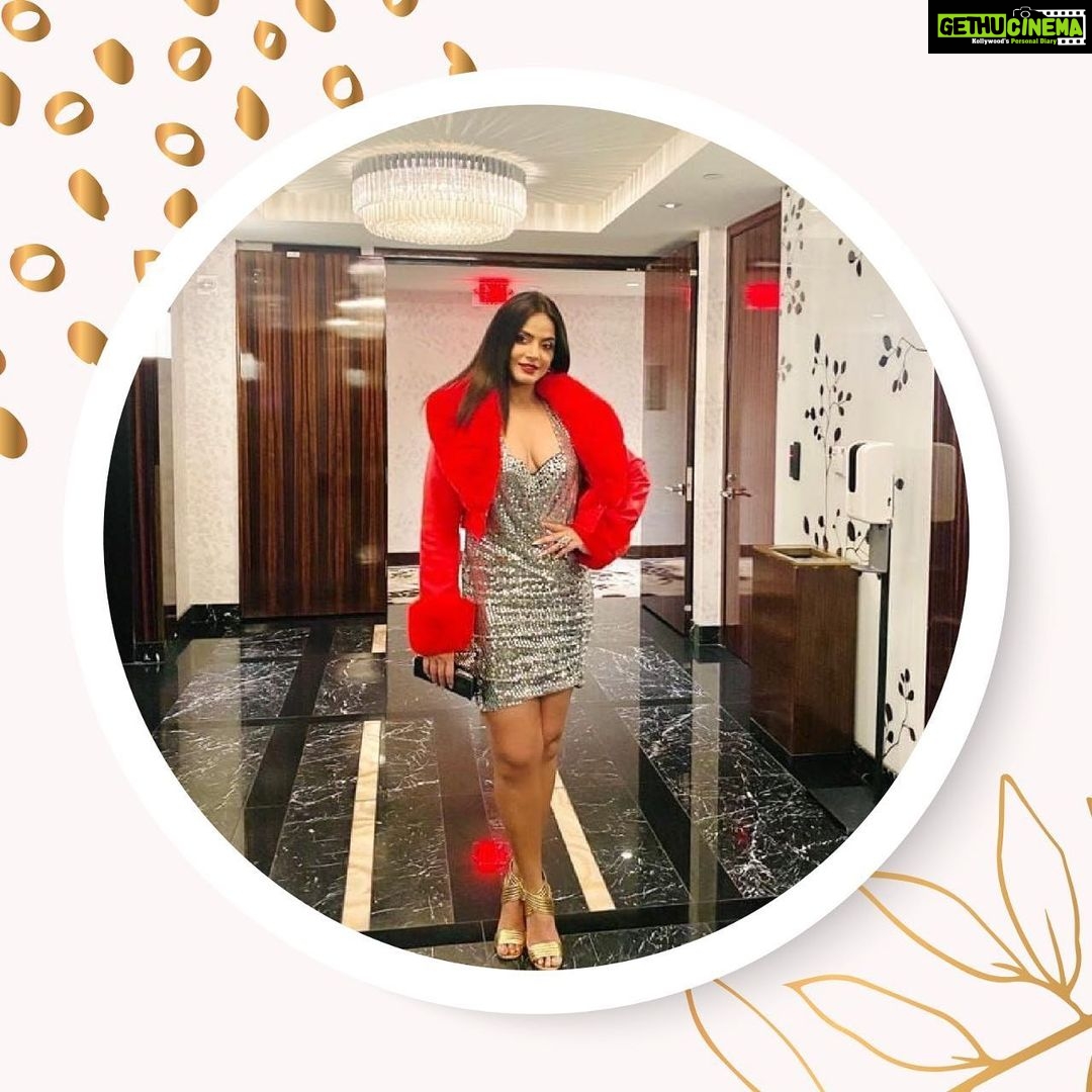 Neetu Chandra Instagram - Pose for memories not for camera… . . #positivevibes #vegas #pose #partydress #glamer #shinyoutfit #redvelvet #lovethislook