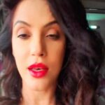 Neetu Chandra Instagram – Makeup and hair fun time with @yogitasheth96 @ashokrathod14 ❤️