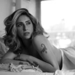 Neha Bhasin Instagram – You live with your body all your life yet that’s what you are taught to judge the most.

#Nehabhasin

Shot by @shruu_t