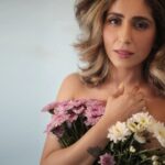 Neha Bhasin Instagram – Raw and Unfiltered 

📸 @shruu_t 

#nehabhasin