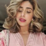 Neha Bhasin Instagram - The only law of universe is the balance of give and take. True growth and evolution is to live by intention. I truly appreciate transparency in people which sadly is hard to find. This earth is not full of saints and Gods who live by no wrongs but HUMANS who err but its those who live by conciousness and accept it all by constantly doing and undoing are the ones doing the soul's work of elevation. Rest just JUDGE. Live by Intention 💗