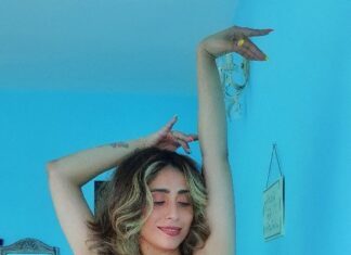 Neha Bhasin Instagram - Dancing brings me HAPPINESS. Good day folks 🌞 #nehabhasin #dancingreels #happy #trendingreels #reelitfeelit