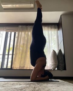 Neha Dhupia Instagram - They say #motherhood is all about find that fine balance …. One way or the other we always manage to get there … ab chahe life ho ya #yoga 🙌🧘‍♀️♥️🧿 • • • • @mehrdhupiabedi @guriqdhupiabedi #myworld🌎 .. also @rohitflowyoga thank you for your yoga and your patience 🙃😃