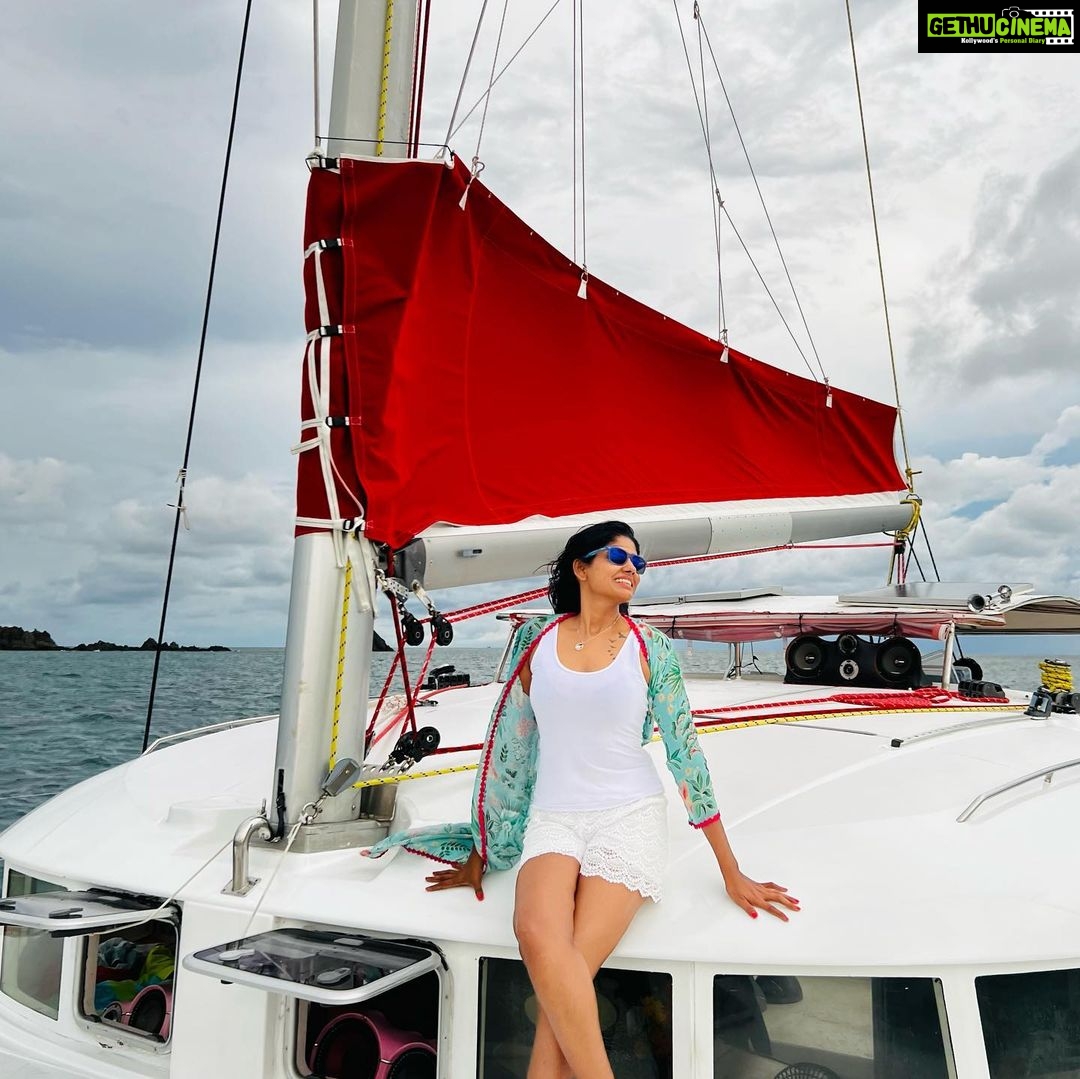 Niranjani Ahathian Instagram - Spread your wings, And fly…🤍🤍🤍