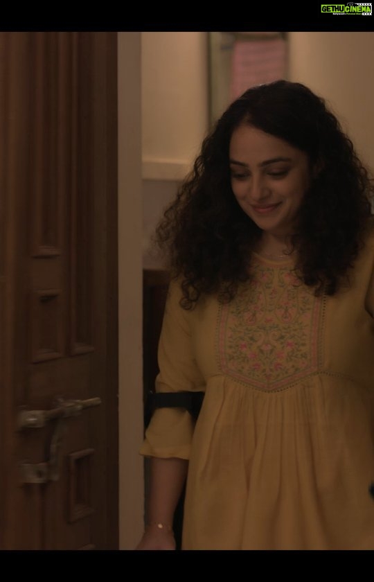 Nithya Menen Instagram - There's love , then there's Modern Love🤎 #ModernLoveOnPrime , trailer out now ! @primevideoin #SICProductions @nareshagastya @suhasinihasan @komaleeprasad @nithyamenen @revathyasha @ulkagupta #NareshVijayaKrishna @abijeet11 @malvikanairofficial @aadhiofficial @rituvarma @elahe_hiptoola @nageshkukunoor @udaygurrala @devikabahudhanam @venkateshmaha @sonymusic_south