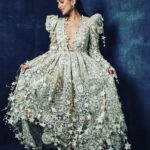 Pallavi Sharda Instagram – Oh What A Night with @vogueaustralia X @bazluhrmann’s @elvismovie ✨
📸 @hughstewart_
Styled by @harrietcrawf_ord
👗@zimmermann 🎩 @fordmillinery
Glam by 🎨 @stoj_makeupartist
💆🏽♀️ @joelforman
