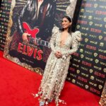Pallavi Sharda Instagram – About last night with @vogueaustralia X @bazluhrmann’s @elvismovie ✨
Styled by @harrietcrawf_ord
👗@zimmermann 🎩 @fordmillinery
Glam by 🎨 @stoj_makeupartist
💆🏽♀️ @joelforman State Theatre