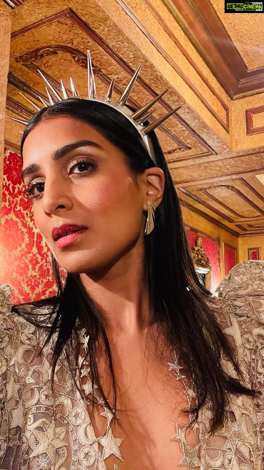 Pallavi Sharda Instagram - When the stars fall but the magic doesn’t wear off ✨ So honoured to be featured in the June issue of @vogueaustralia, which was launched in Sydney along with the furore and magic of @bazluhrmann’s @elvismovie. An issue filled with so many wonderful artists & creators; it is so special to be featured in my element in movement and described as what I come as first: a Bharatha Natyam dancer. Issue: 📸 @jamie_heath 💄 @kylieotoole Premiere:👗 by @zimmermann 🎩 by @fordmillinery 👠 @billinishoes >> styled by @harrietcrawf_ord Glam by @stoj_makeupartist & @joelforman
